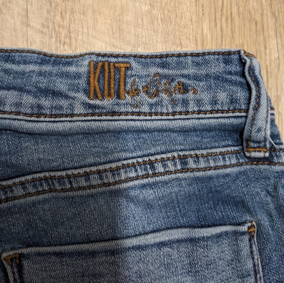 Kut from the Kloth Abigail Crop Straight Leg Jeans - Picture 5 of 10